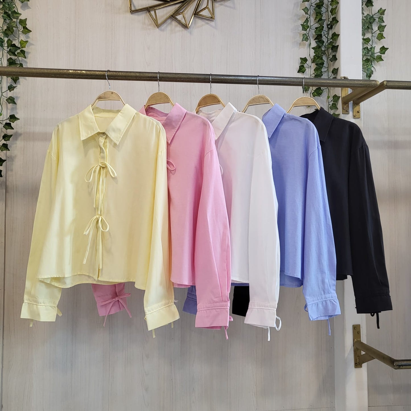 Camisa Lino Tie Chic con Moño Ajustable