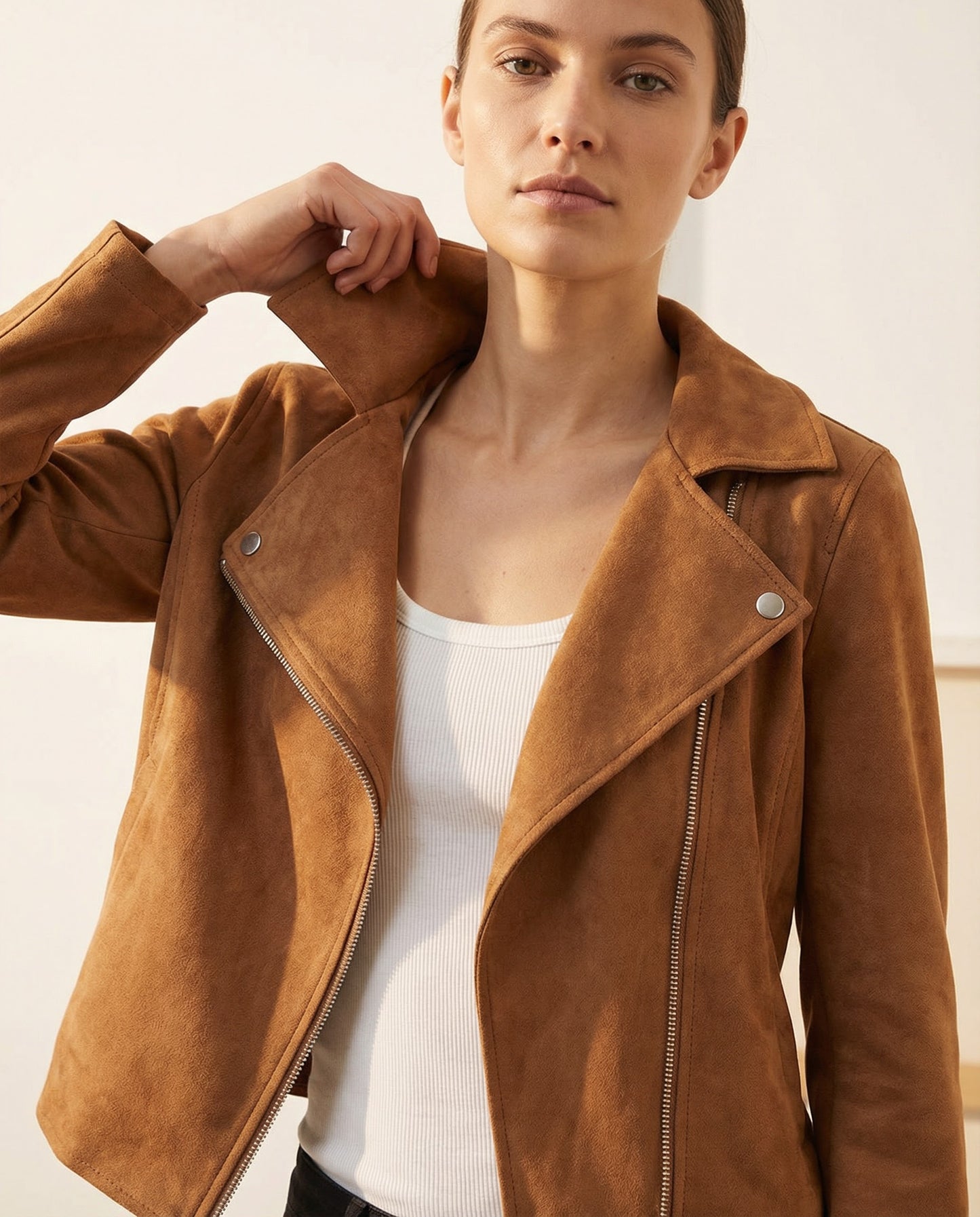Chaqueta de Gamuza Minimal con Cierre