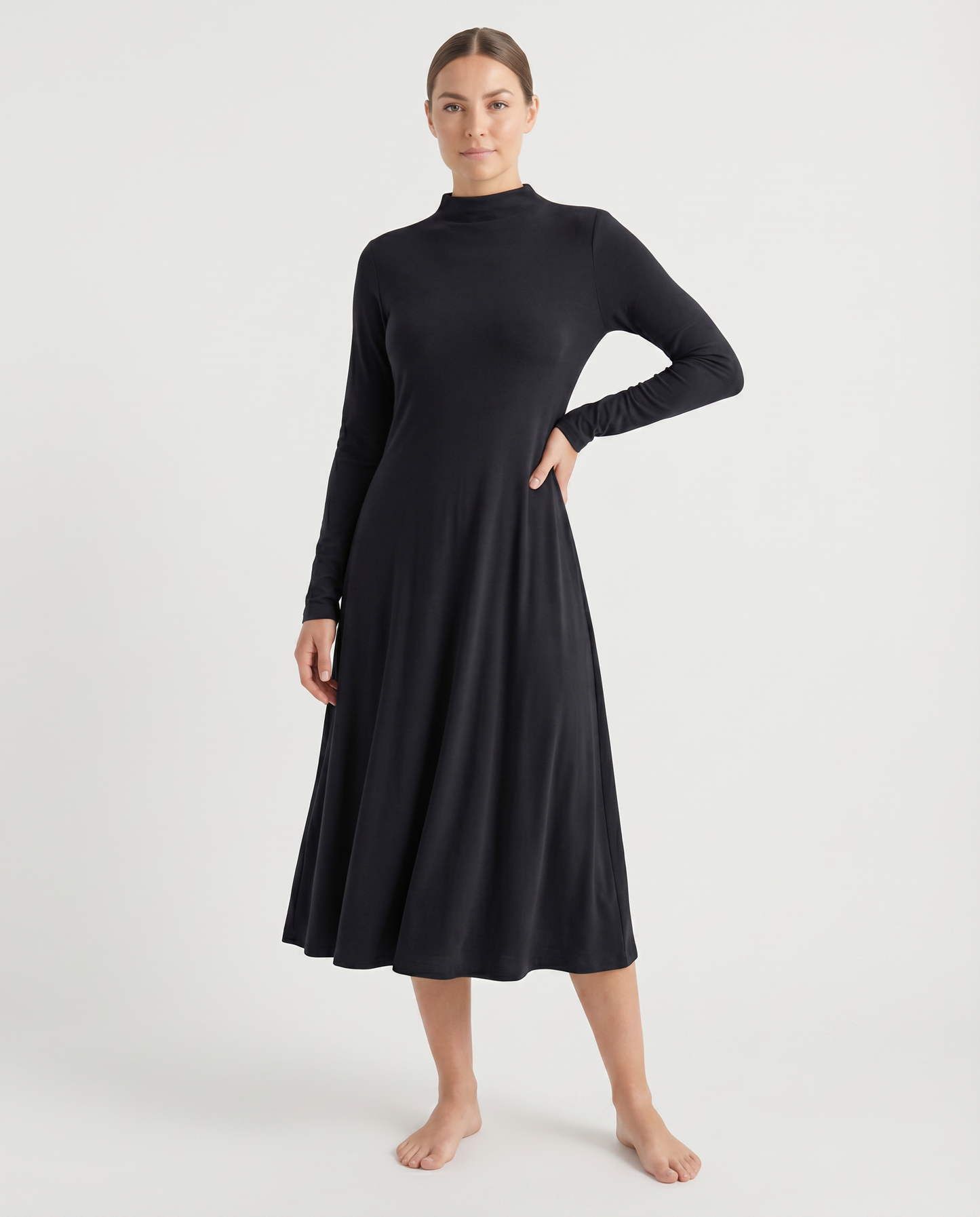 Vestido Soft Fit Cuello Alto Midi