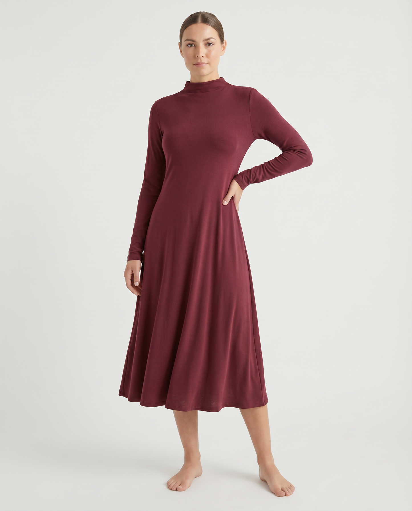 Vestido Soft Fit Cuello Alto Midi