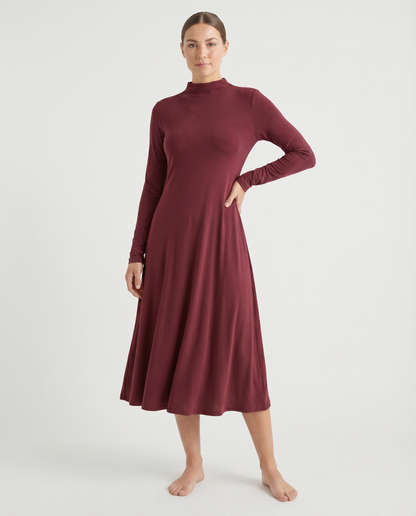 Vestido Soft Fit Cuello Alto Midi