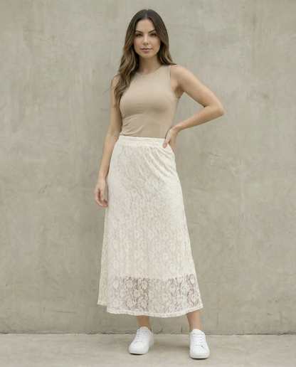 Falda Maxi de Encaje – Silueta Fluida